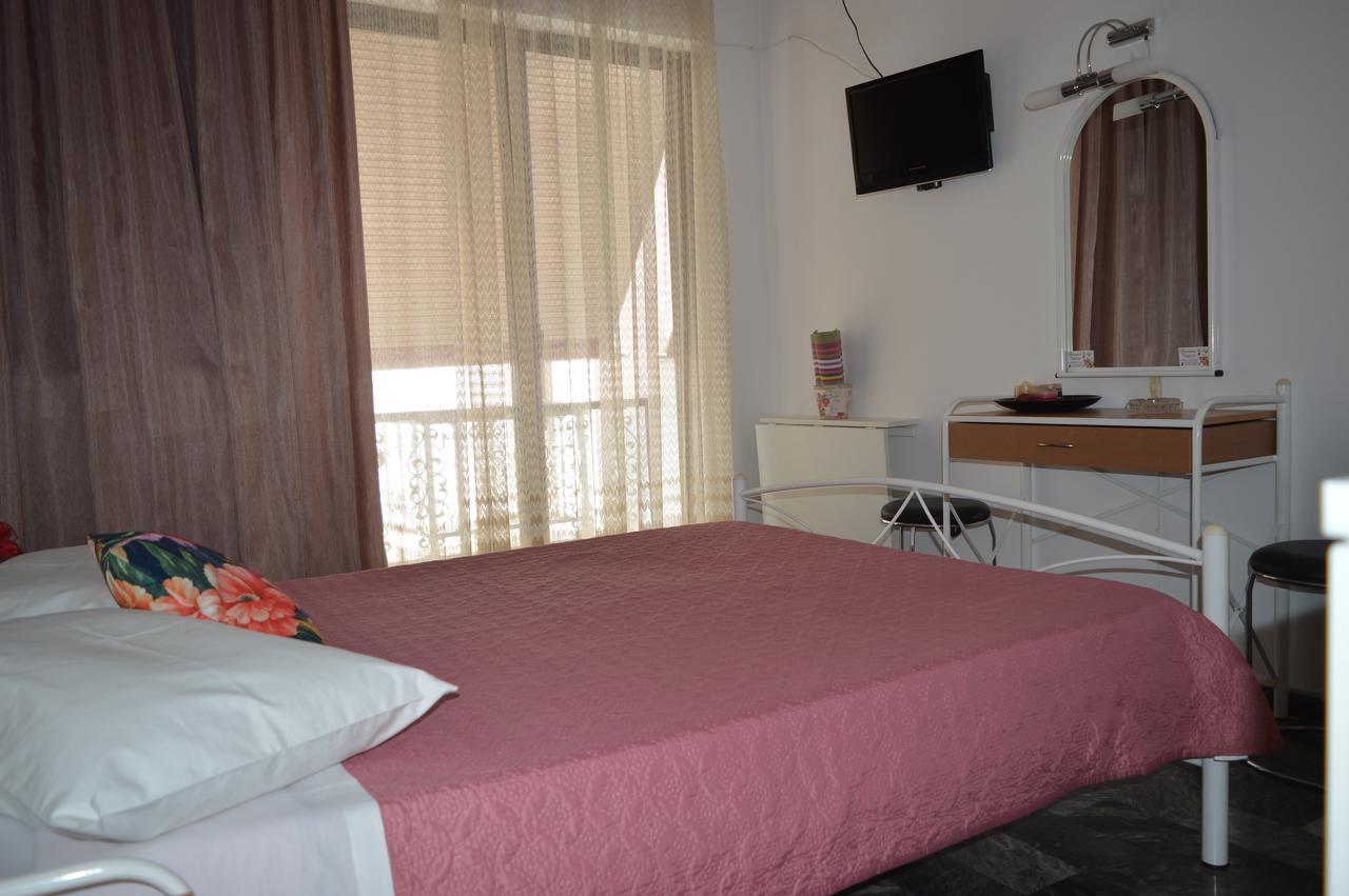 Nancy Rooms 斯卡拉卡伦尼斯 外观 照片